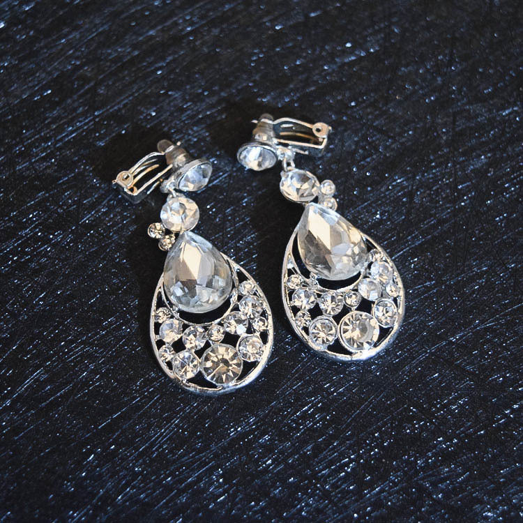 Bridal Hair Accessories Set – Flowers, Crown, Necklace & Earrings